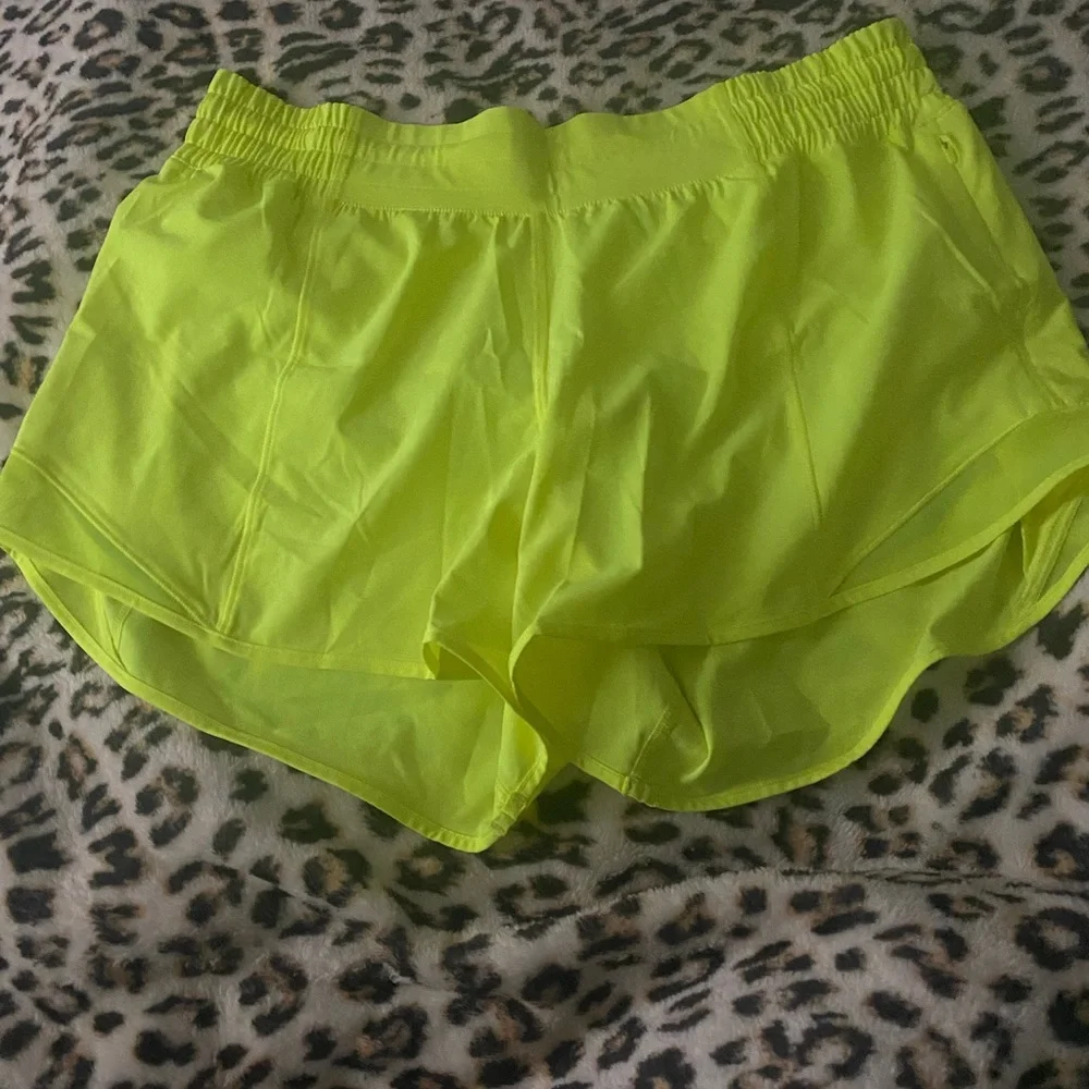 Lululemon Hotty Hot High-Rise Lined
Short 4" size 10 - highlight yellow - Picture 2 of 5